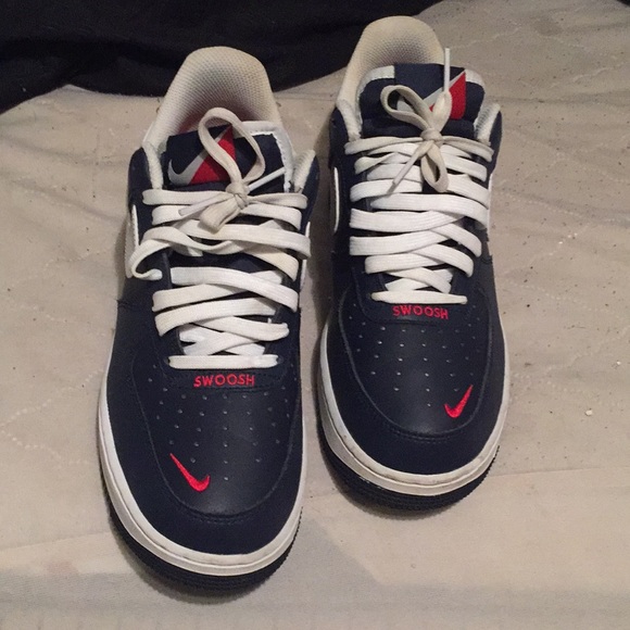 A pair of Dark Blue & Red AirForce One’s - Picture 3 of 3